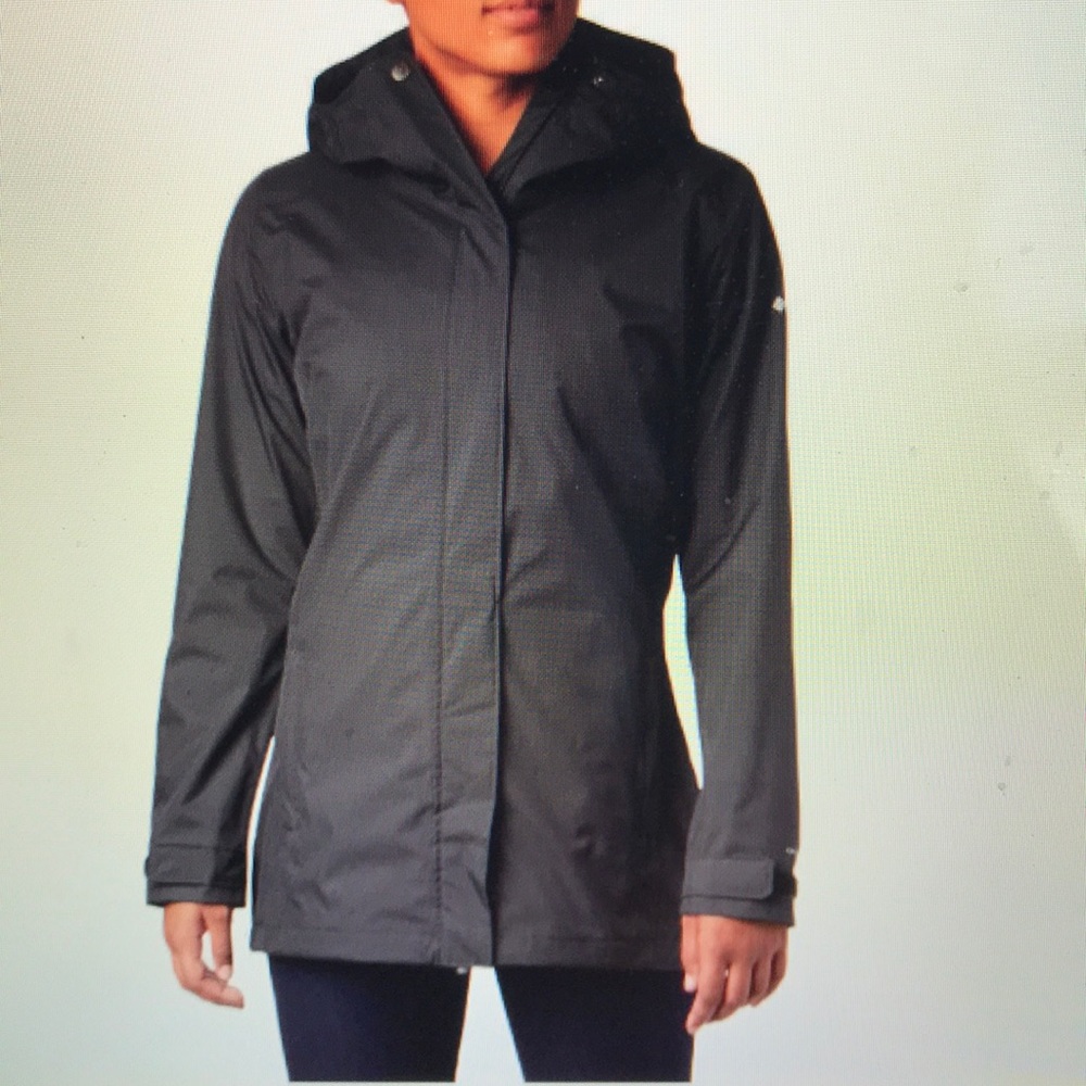 Columbia women’s Omni-tech black jacket